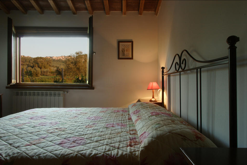 Agriturismo Quattro Pini Кастаньєто-Кардуччі Номер фото