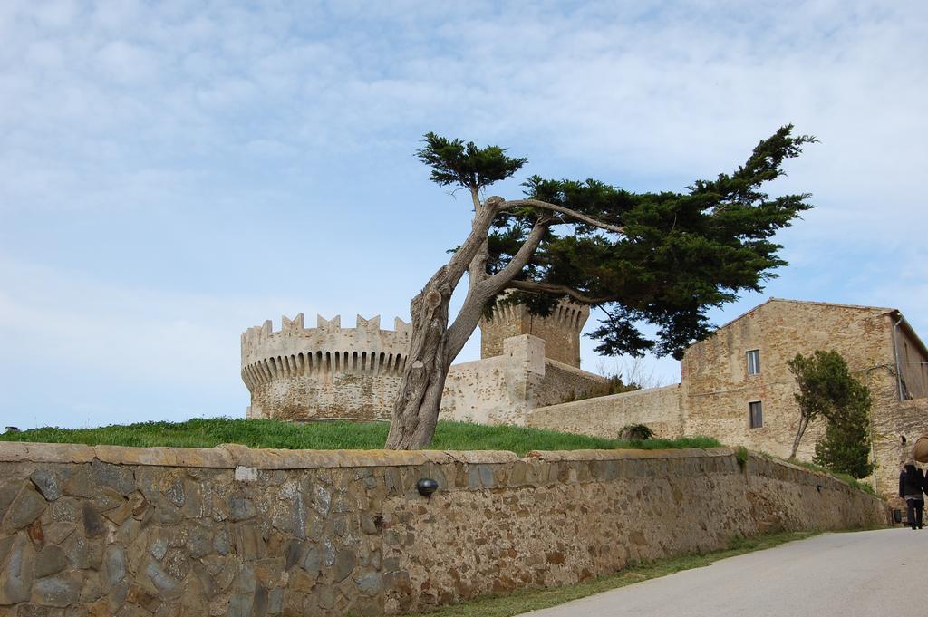 Agriturismo Quattro Pini Кастаньєто-Кардуччі Екстер'єр фото