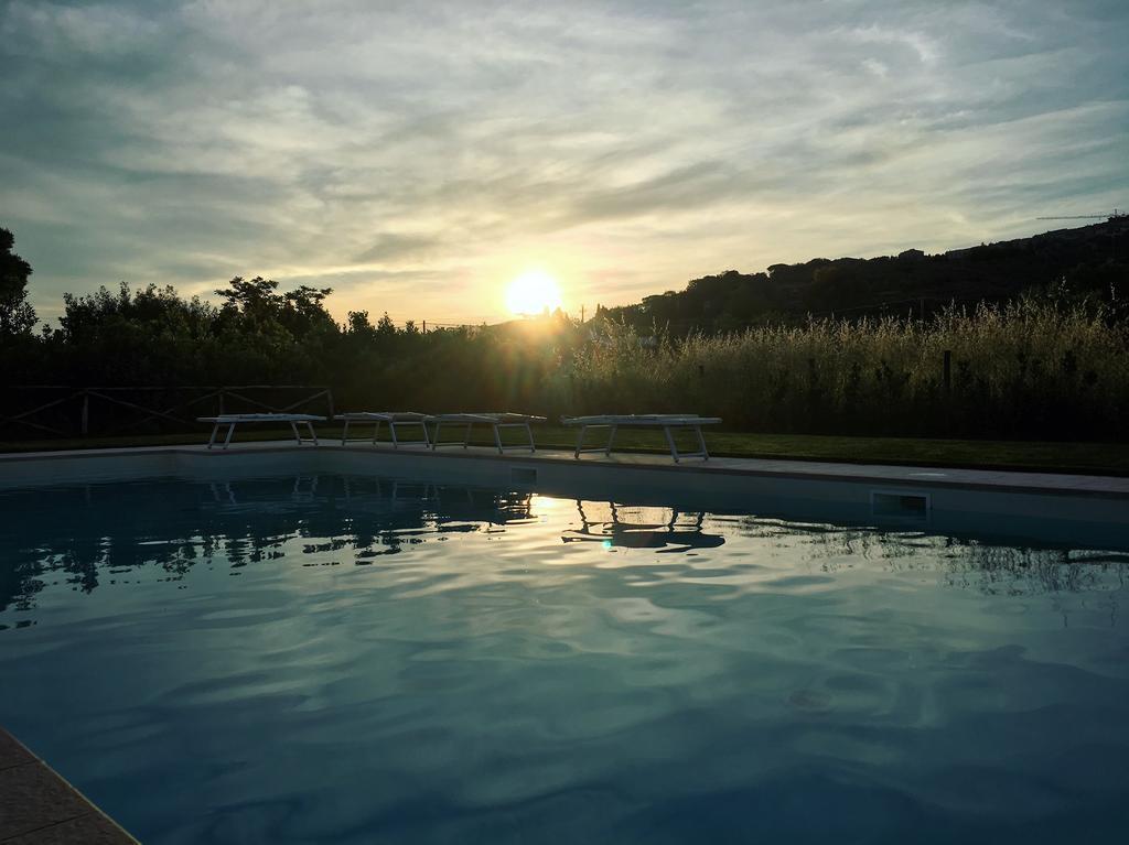 Agriturismo Quattro Pini Кастаньєто-Кардуччі Екстер'єр фото
